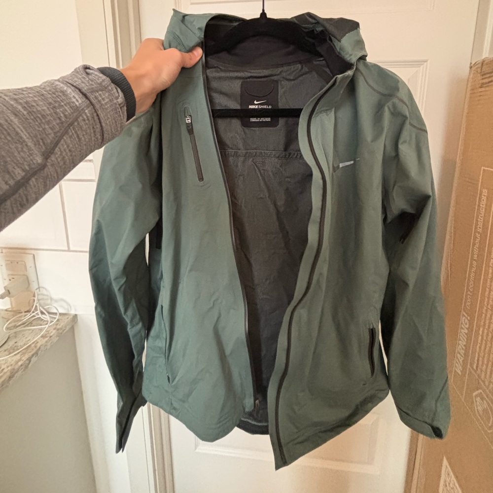 Nike wind breaker